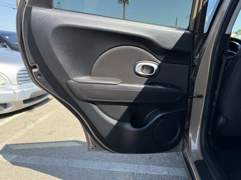 Used 2015 Kia Soul image 13
