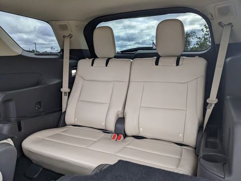 Used 2020 Ford Explorer Platinum w/ Premium Technology Package image 43