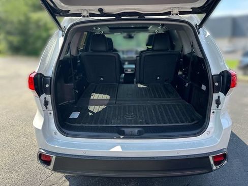 Used 2019 Toyota Highlander Limited Platinum AWD/4WD image 27