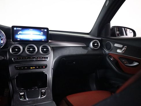 Used 2020 Mercedes-Benz GLC 300 4MATIC image 38