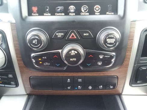 Used 2015 RAM 1500 Laramie w/ Convenience Group AWD/4WD image 19