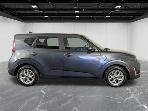 Used 2023 Kia Soul LX w/ Option Group 015 FWD image 6