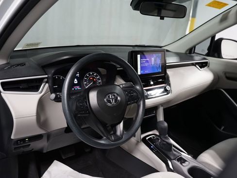 Certified 2025 Toyota Corolla Cross L image 11