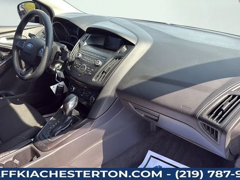 Used 2018 Ford Focus SE FWD image 36