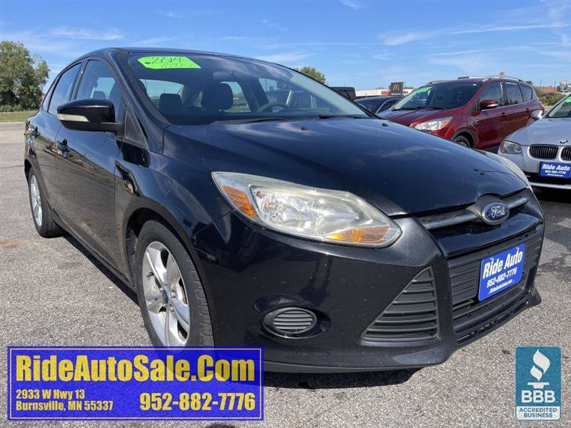 Used 2014 Ford Focus SE w/ SE Winter Package FWD image 3