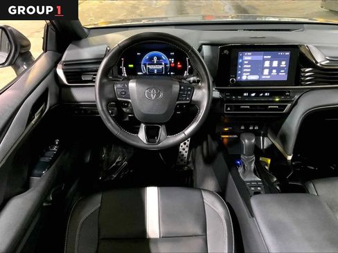 Certified 2025 Toyota Camry SE image 6