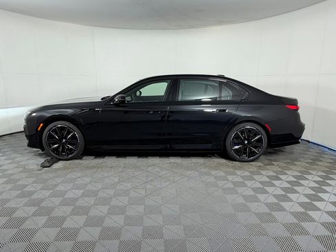 New 2026 BMW 750e xDrive w/ Executive Package image 2
