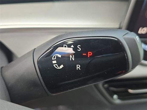 New 2026 Volkswagen Tiguan SE R-Line image 23