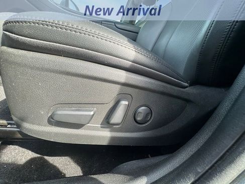 Used 2023 Hyundai Santa Fe SEL w/ Premium Package image 9