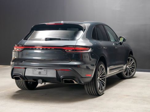 Certified 2025 Porsche Macan AWD/4WD image 7