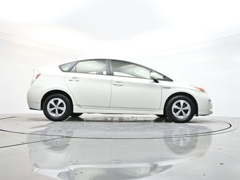 Used 2015 Toyota Prius Four image 30