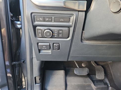 Used 2022 Ford F150 Lariat w/ Equipment Group 502A High AWD/4WD image 27