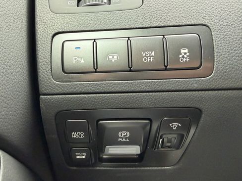 Used 2012 Hyundai Equus Signature image 31