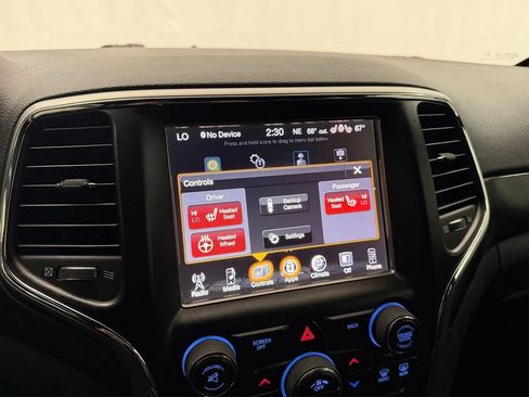 Used 2017 Jeep Grand Cherokee Altitude AWD/4WD image 18