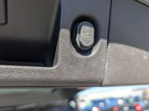 Used 2019 Chevrolet Tahoe LT image 8