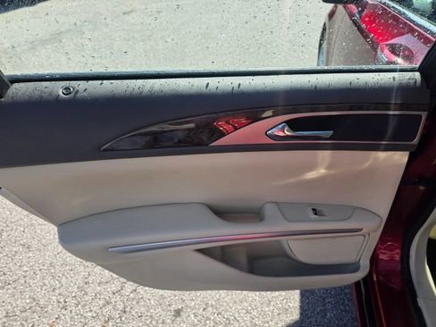 Used 2013 Lincoln MKZ FWD image 19