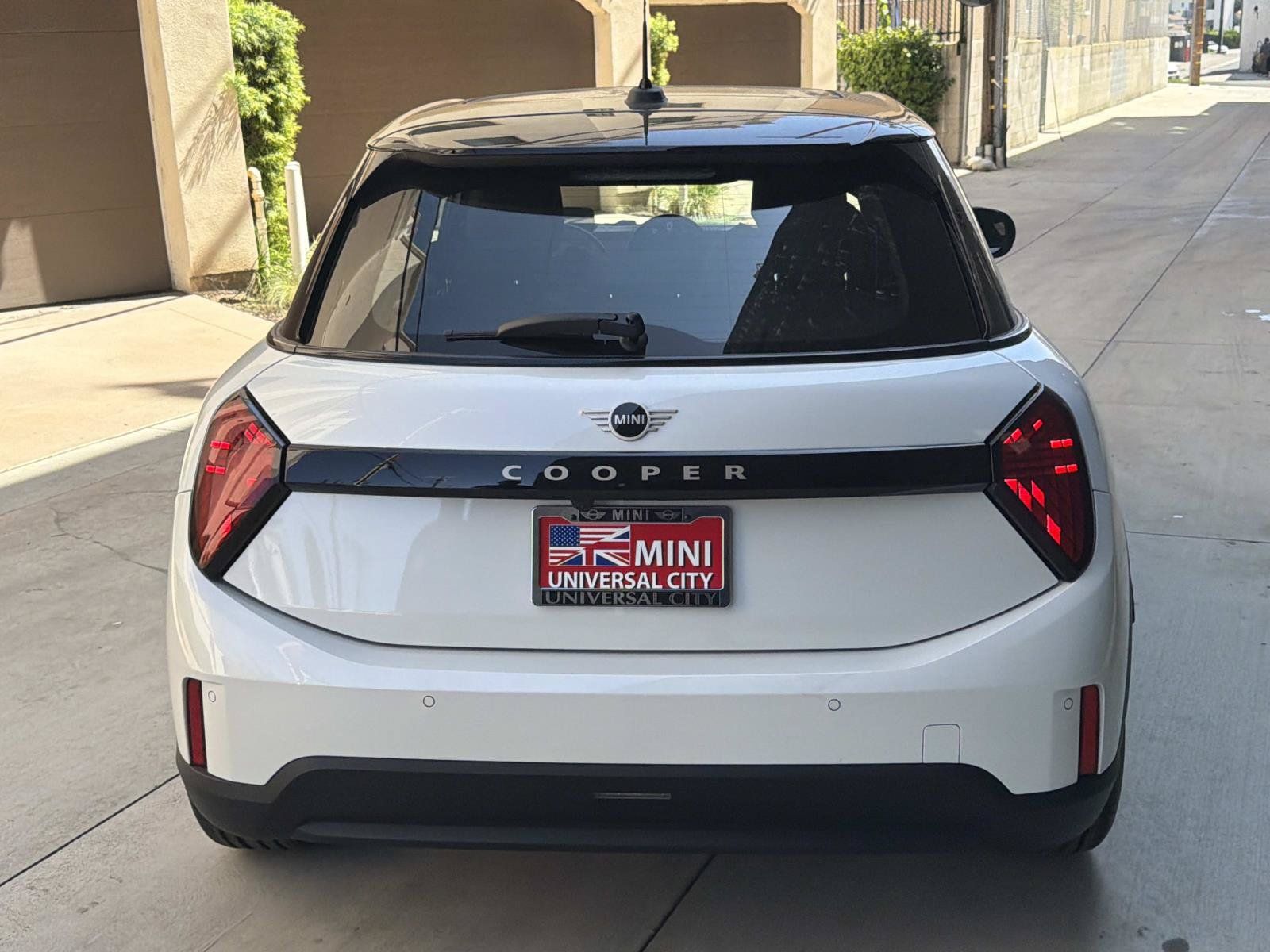 New 2027 MINI Cooper 4-Door Hardtop FWD image 4
