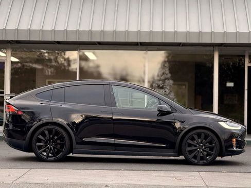 Used 2017 Tesla Model X 100D image 6