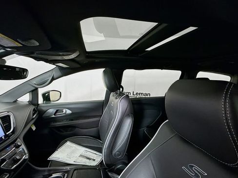 New 2026 Chrysler Pacifica Limited w/ S Appearance Package image 20