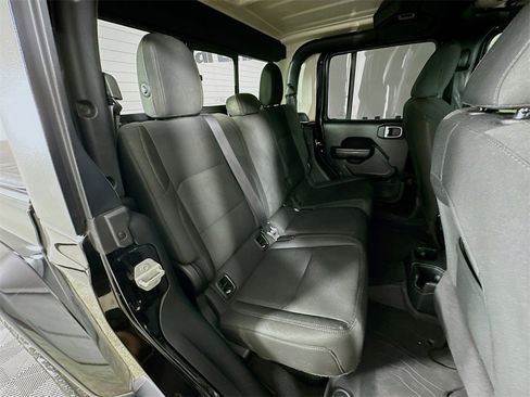 Used 2022 Jeep Gladiator Sport image 29