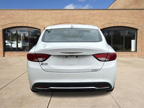 Used 2015 Chrysler 200 Limited w/ Convenience Group FWD image 4