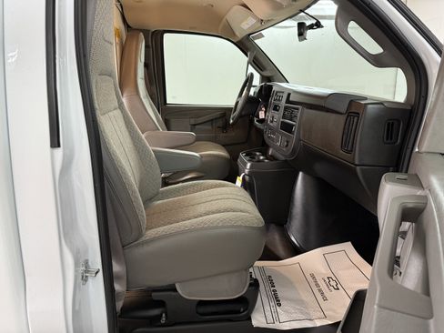 New 2025 Chevrolet Express 3500 w/ Power Convenience Package image 29