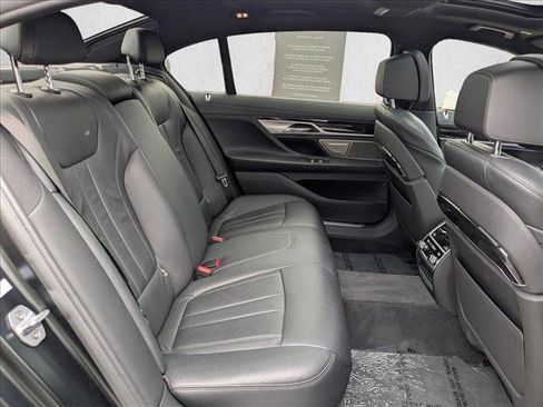 Used 2019 BMW 740i w/ M Sport Package image 23