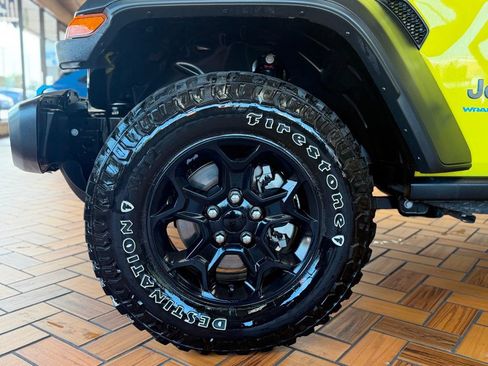 Used 2023 Jeep Wrangler Unlimited w/ Cold Weather Group AWD/4WD image 12