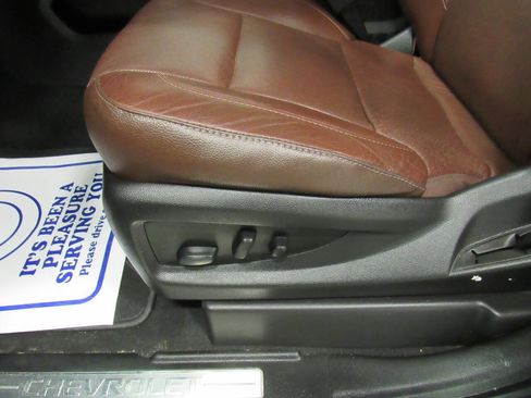 Used 2020 Chevrolet Tahoe Premier w/ Premier Plus Edition image 34