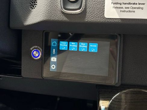 Used 2024 Mercedes-Benz Sprinter 3500 image 30