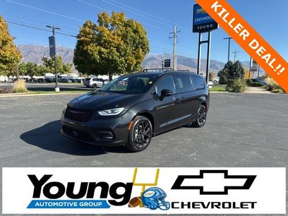 Used 2023 Chrysler Pacifica Touring-L w/ S Appearance Package
