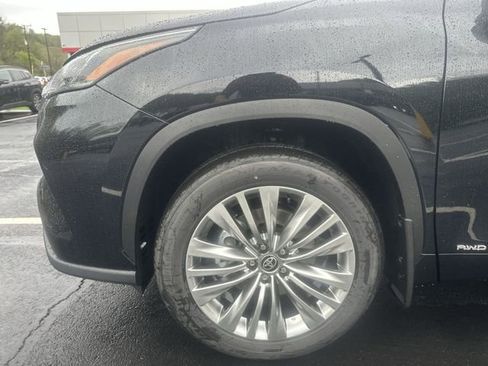 New 2026 Toyota Highlander Platinum AWD/4WD image 21
