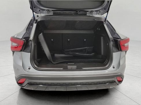 Used 2024 Chevrolet Trax RS w/ Sunroof Package FWD image 16