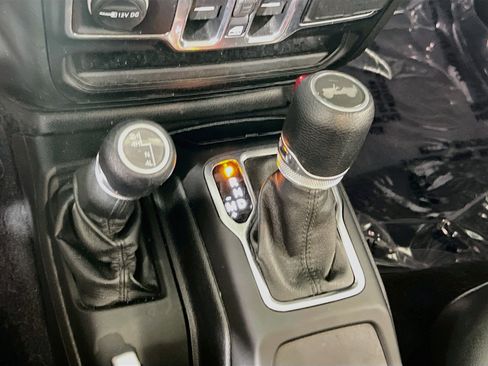 Used 2020 Jeep Wrangler Unlimited Sport AWD/4WD image 16