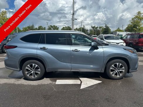 Used 2022 Toyota Highlander XLE FWD image 5