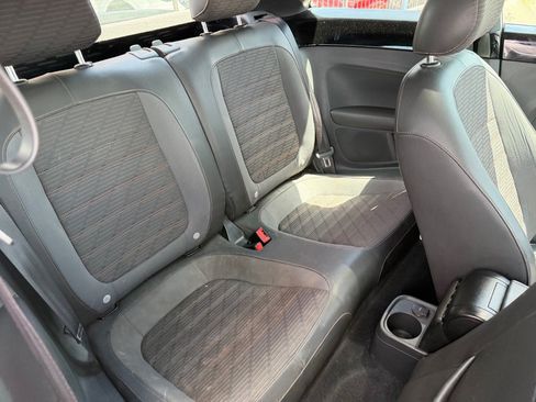 Used 2013 Volkswagen Beetle Turbo FWD image 21