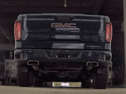 Used 2021 GMC Sierra 1500 Denali w/ Denali Ultimate Package AWD/4WD image 12