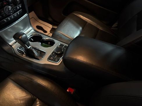 Used 2019 Jeep Grand Cherokee Limited AWD/4WD image 20