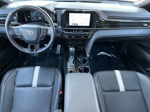 Used 2025 Toyota Camry SE FWD image 12