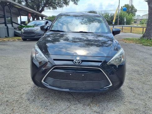 Used 2017 Toyota Yaris iA FWD image 2