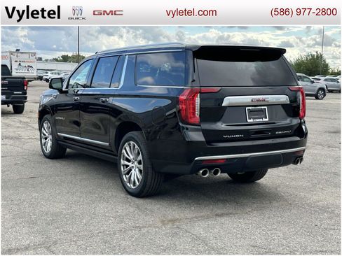 Used 2023 GMC Yukon XL Denali image 4