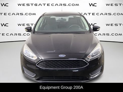 Used 2015 Ford Focus SE FWD image 2
