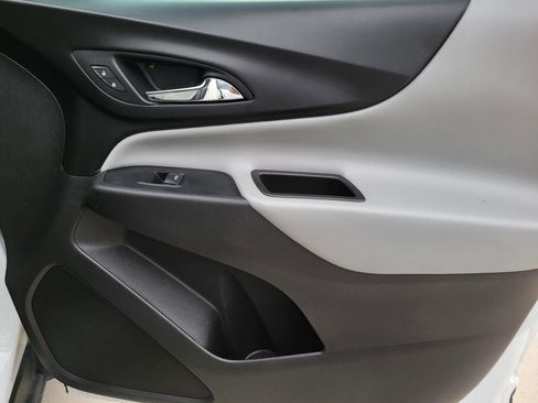 Used 2019 Chevrolet Equinox LS FWD image 6