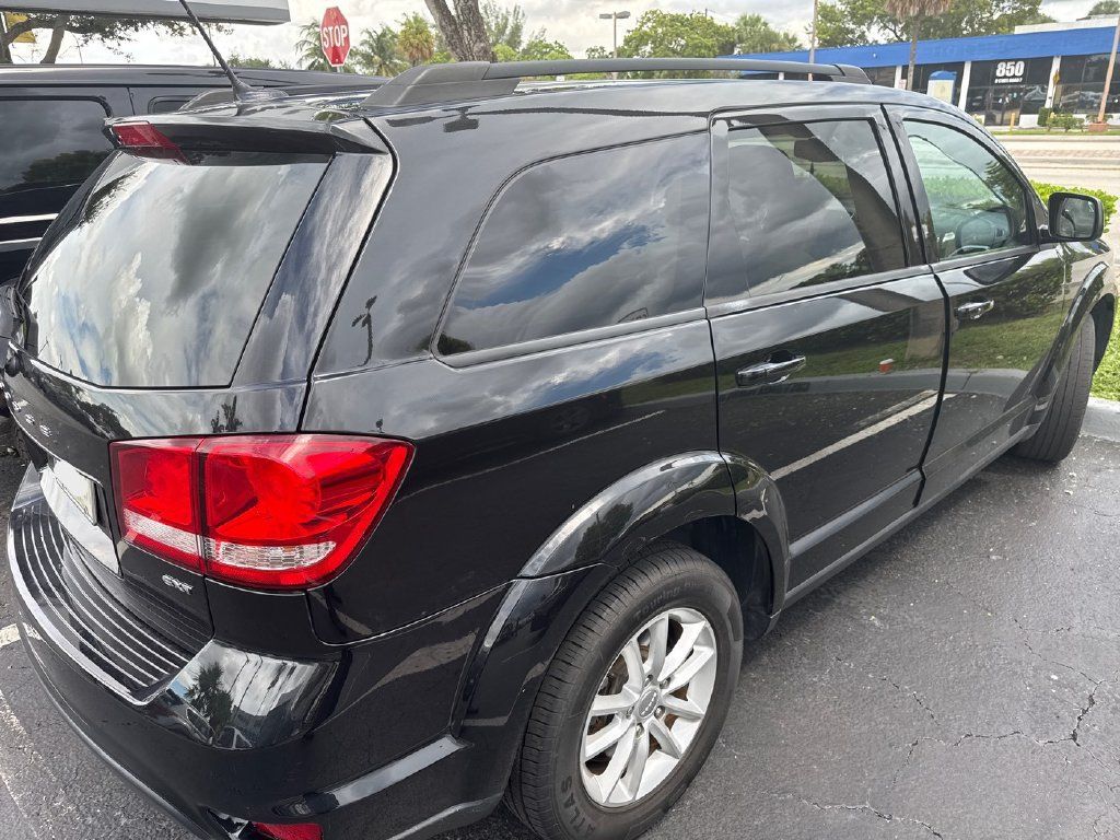 Used 2013 Dodge Journey SXT w/ Flexible Seating Group FWD image 2
