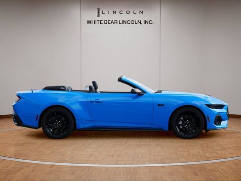 Used 2025 Ford Mustang GT Premium RWD image 4