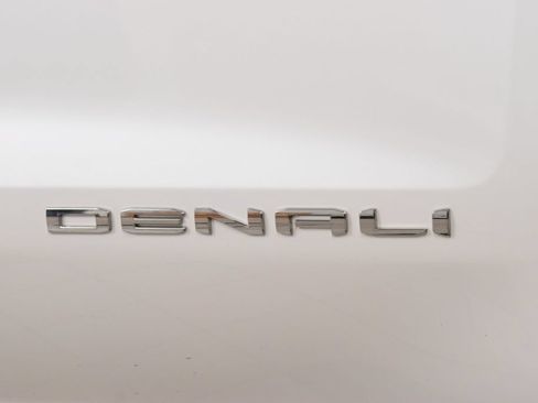 Used 2024 GMC Sierra 1500 Denali w/ Denali Reserve Package AWD/4WD image 17