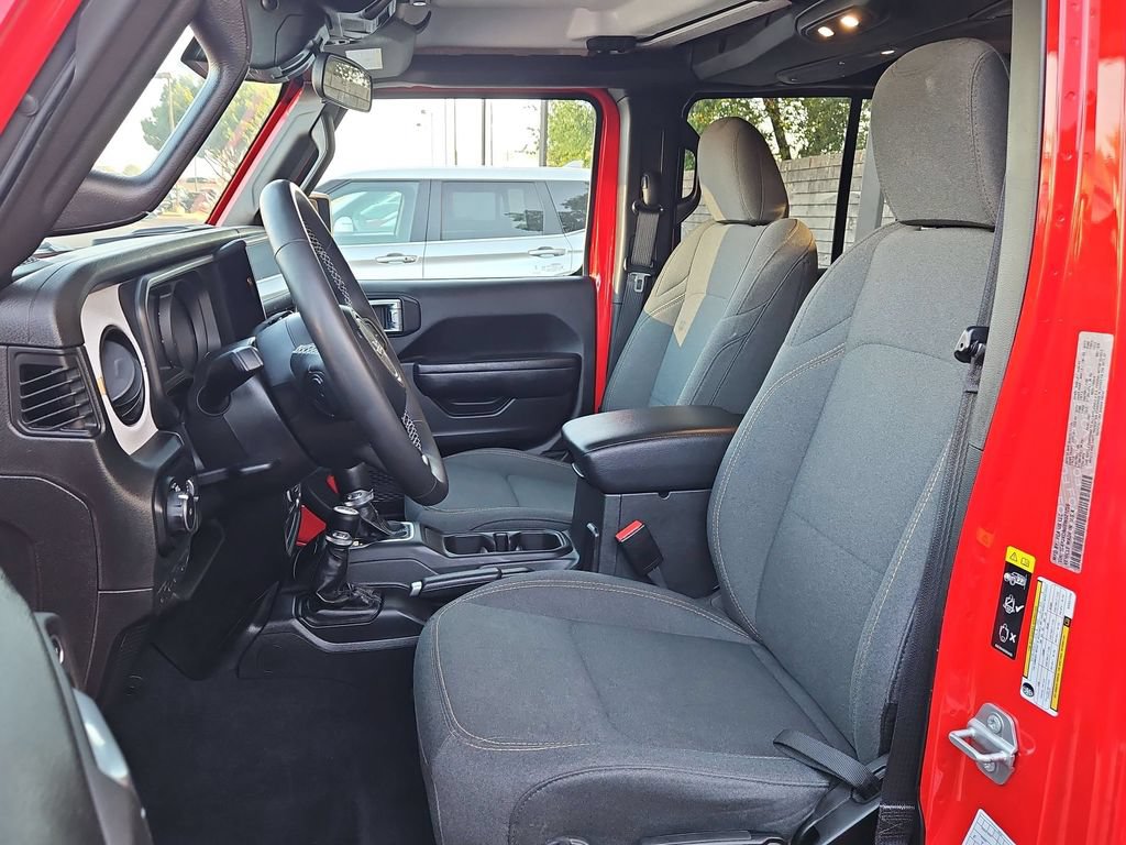 Used 2025 Jeep Wrangler Unlimited Sport AWD/4WD image 25