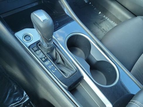 Used 2024 Nissan Altima 2.5 SV FWD image 32