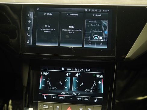 Used 2024 Audi Q8 e-tron Premium image 11