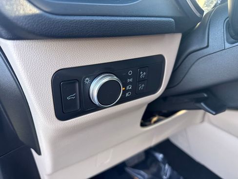 Used 2022 Ford Escape SE w/ Convenience Package image 26